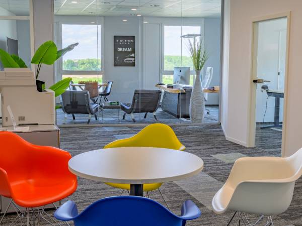 Luxuriöser Coworking Space am Rheinufer in Monheim am Rhein — Bild 2