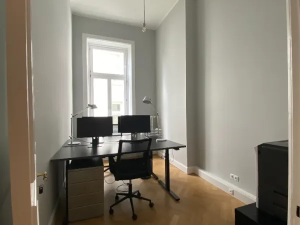 Abschließbares Büro in Hamburg (Rotherbaum) – Helle Büroräume in kreativer Bürogemeinschaft in Hamburg-Rotherbaum — Bild 4