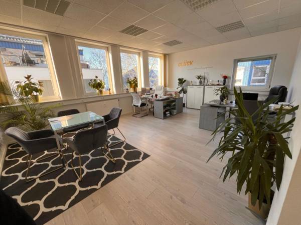Modernes, lichtdurchflutetes Büro in Bürogemeinschaft in Kirchheim — Bild 1