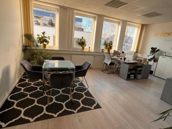 Modernes, lichtdurchflutetes Büro in Bürogemeinschaft in Kirchheim — Bild 2