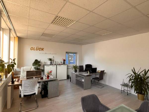 Modernes, lichtdurchflutetes Büro in Bürogemeinschaft in Kirchheim — Bild 3