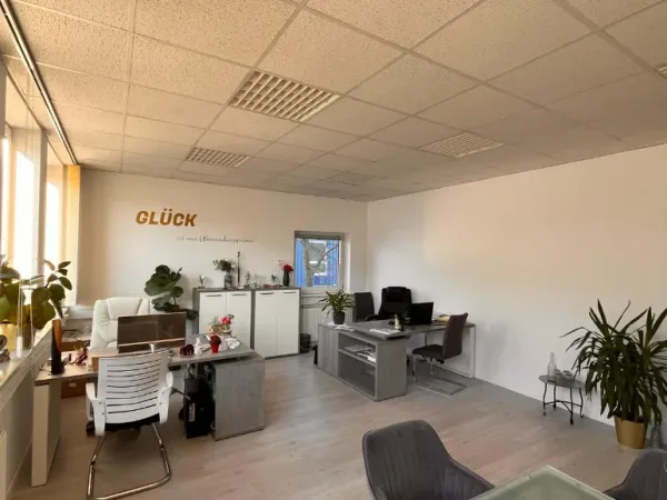 Abschließbares Büro in Kirchheim bei München (Heimstetten) – Modernes Büro in lichtdurchfluteter Bürogemeinschaft in Heimstetten — Bild 3