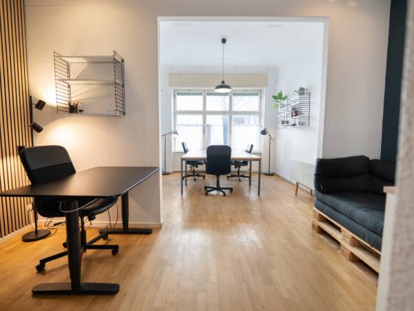 Frisch renovierte Bürogemeinschaft in Berlin-Prenzlauer Berg — Bild 1