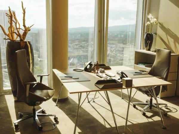 Modernes Business Center mit Büros & Coworking in Frankfurt Innenstadt — Bild 1