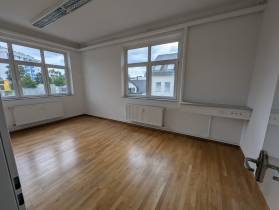 Attraktive und moderne Bürofläche direkt am Siebentischwald
