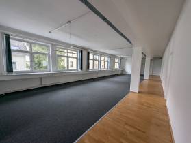 Attraktive und moderne Bürofläche direkt am Siebentischwald
