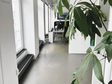 Helles Hinterhof-Loft für kreative Bürogemeinschaft in — Bild 2