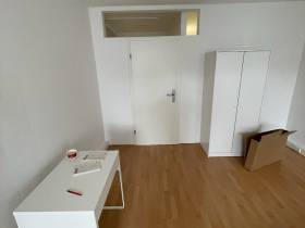 Rarität Büros zentral und neu renoviert für Pendler geeignet