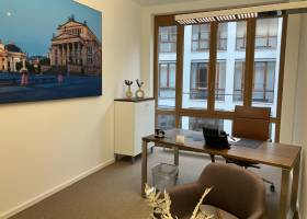 Chefbüro mit Besprechungsecke 2 Gäste