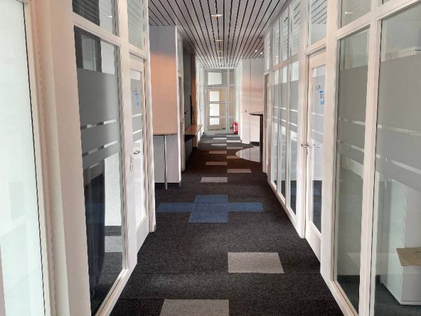 Attraktive Büroflächen und Showroom in Gärtringen — Bild 1