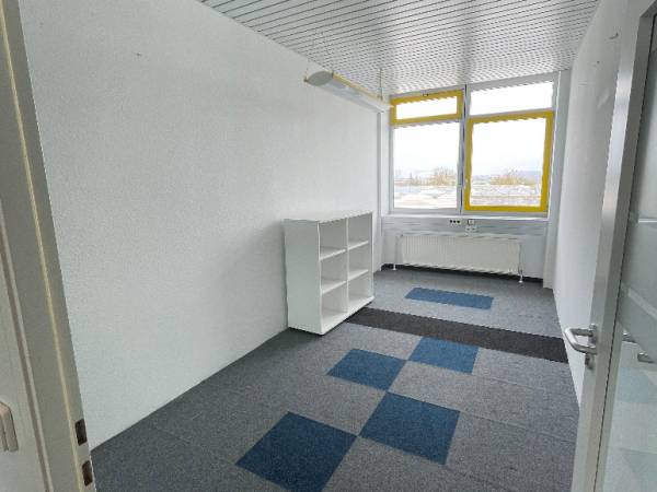 Attraktive Büroflächen und Showroom in Gärtringen — Bild 2