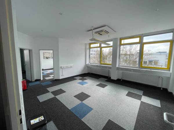 Attraktive Büroflächen und Showroom in Gärtringen — Bild 4