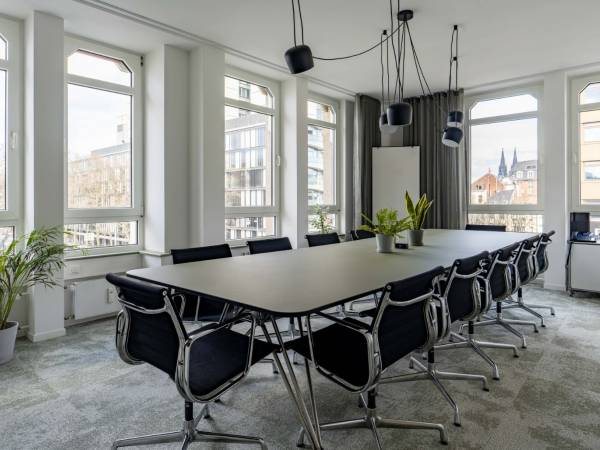 Office Club Köln Hohenzollernring — Bild 1