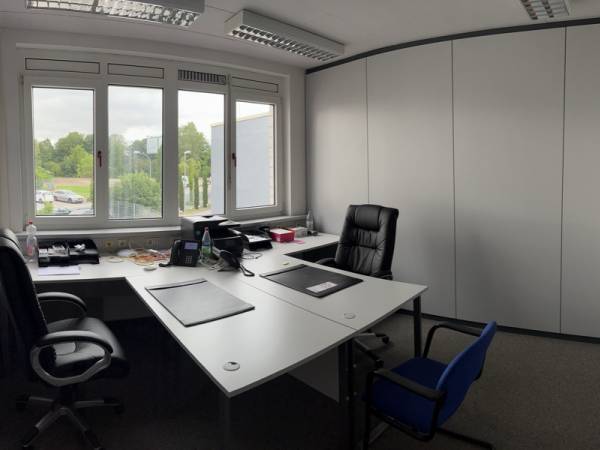 Voll möblierter Büroraum in Bürogemeinschaft in Ludwigshafen am Rhein