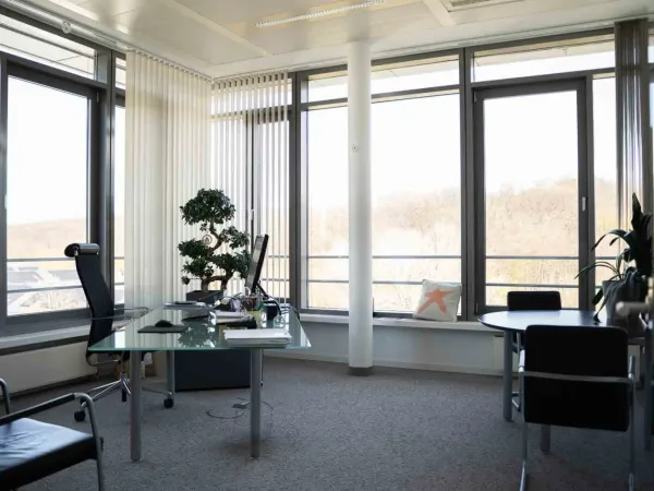 Bürofläche in Düsseldorf (Grafenberg) – Skyline trifft Natur: 7. Etage am Aaper Wald — Bild 8