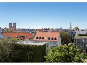 Plug&Play @Gärtnerplatz: Büroraum bis 6 Arbeitsplätze/ 39 qm DG