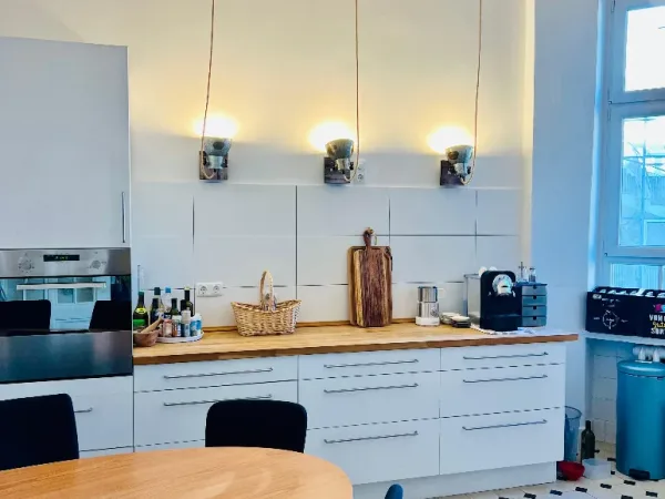 Abschließbares Büro in Berlin (Wilmersdorf) – Lichtdurchfluteter Büroraum im Altbau in Berlin-Wilmersdorf — Bild 7