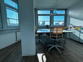 Schickes Büro mit Domblick und Dachterrasse