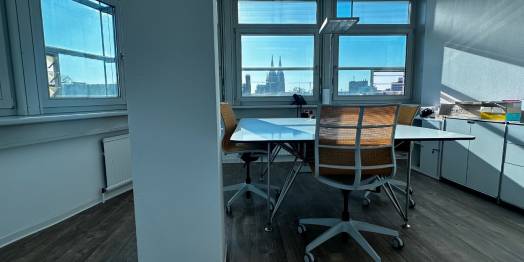 Schickes Büro mit Domblick und Dachterrasse