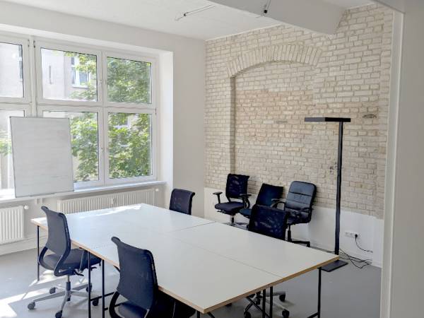 Helle Büroräume in inspirierender Bürogemeinschaft in Berlin-Neukölln — Bild 6