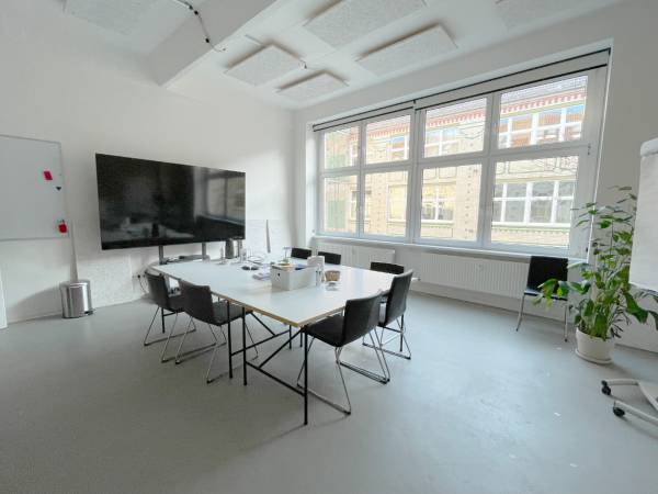 Helle Büroräume in inspirierender Bürogemeinschaft in Berlin-Neukölln — Bild 5