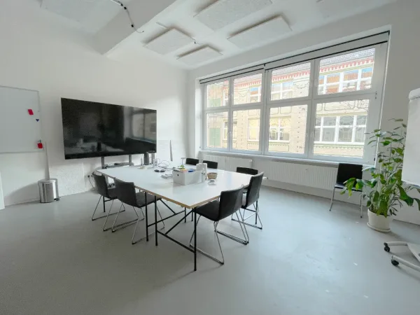 Abschließbares Büro in Berlin (Neukölln) – Helles Einzelbüro in inspirierender Bürogemeinschaft in Neukölln — Bild 5