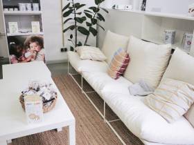 Büro in Kreuzberg mit Loft-Atmosphäre und Wohnküche