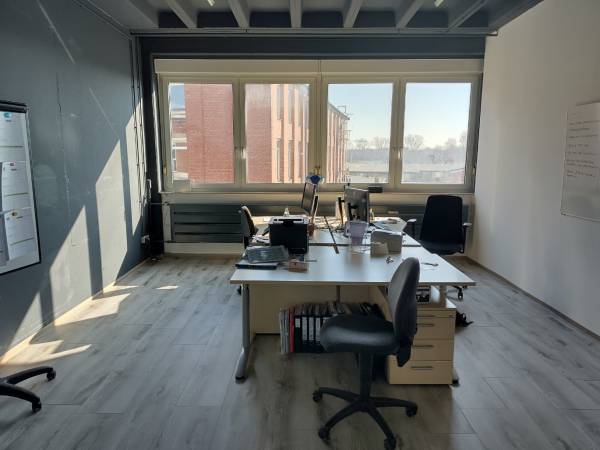 Co-Working-Arbeitsplätze in belebtem Gewerbeareal in Nürnberg — Bild 1