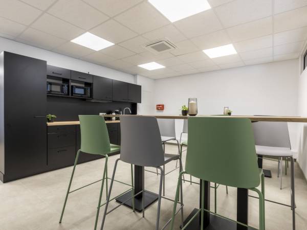 Helle Bürogemeinschaft im Neubau in Bruckmühl — Bild 3