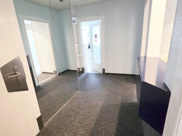 Abschließbare Einzelbüros in ruhiger Bürogemeinschaft in Stuttgart-Ost — Bild 3