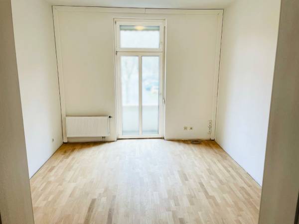 Charmanter Altbau-Büroraum in Bürogemeinschaft Stuttgart-Bad Cannstatt — Bild 1