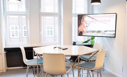 Helle und moderne Bürogemeinschaft im Altbau in Hamburg-Altstadt