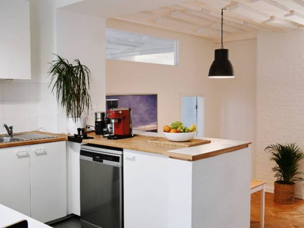 Moderner Coworking Arbeitsplatz mit Garten in Berlin-Neukölln — Bild 4