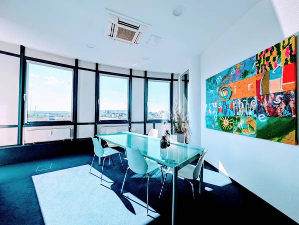 Repräsentative Bürofläche im Turm in Böblingen-Flugfeld mit Weitblick — Bild 4