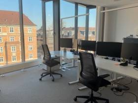 Moderne Büroplätze zur Untermiete – voll möbliert & Stellplatzoption
