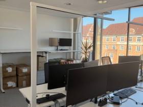 Moderne Büroplätze zur Untermiete – voll möbliert & Stellplatzoption