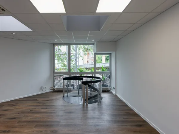Abschließbares Büro in Düsseldorf (Heerdt) – Moderne Bürogemeinschaft mit Tageslicht in Düsseldorf-Heerdt — Bild 6