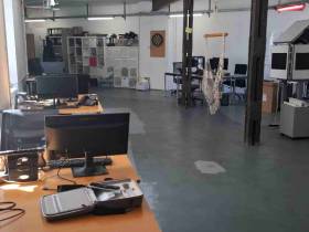Freie Schreibtische im Büroloft für Startups IT oder Medien