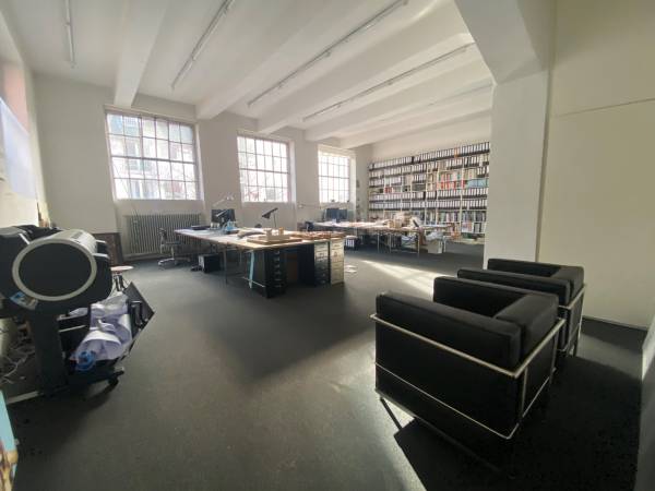 Schreibtischplatz in Köln (Ehrenfeld) – Lichtdurchflutete Loft-Bürogemeinschaft in Köln-Ehrenfeld — Bild 4