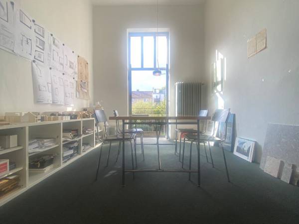 Schreibtischplatz in Köln (Ehrenfeld) – Lichtdurchflutete Loft-Bürogemeinschaft in Köln-Ehrenfeld — Bild 2