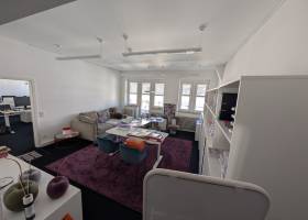 Büro (andere Blickrichtung)