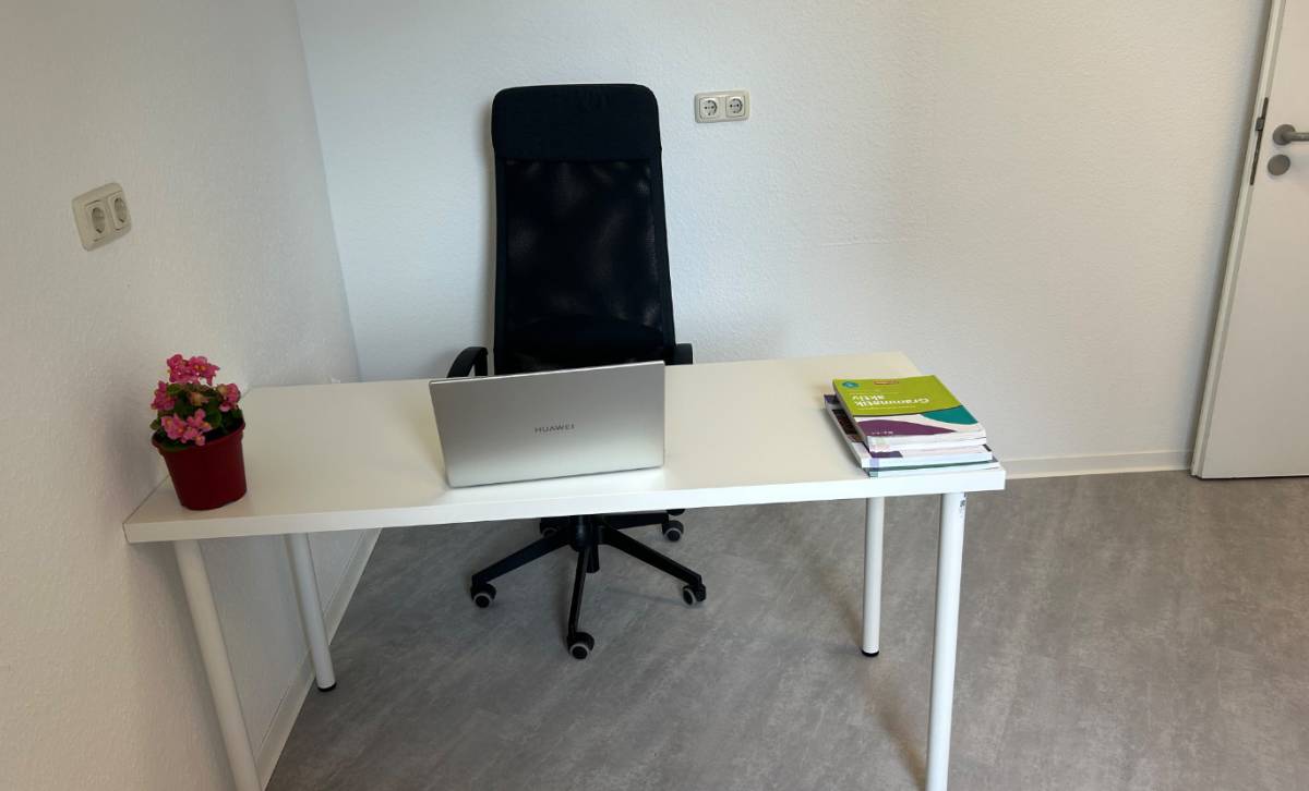 Schreibtischplatz 1