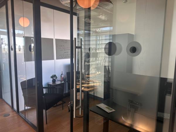 Abschließbares Büro in Berlin (Tiergarten) – Kreatives Büro in Bürogemeinschaft am Potsdamer Platz in Tiergarten — Bild 5