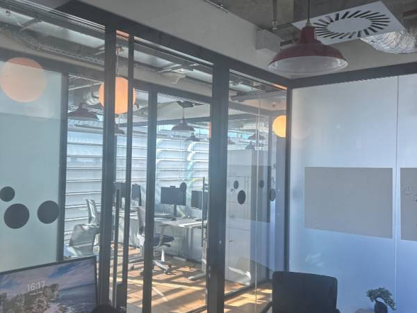 Abschließbares Büro in Berlin (Tiergarten) – Kreatives Büro in Bürogemeinschaft am Potsdamer Platz in Tiergarten — Bild 6