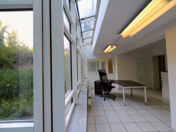 Moderne, möblierte Bürofläche in Frankfurt am Main-Hausen — Bild 1