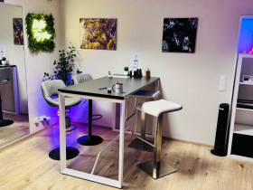 Möbliertes Büro