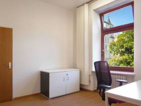 Büro in repräsentativem Altbau in ruhiger Lage, gute Verkehrsanbindung