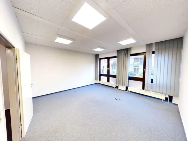 Abschließbares Büro in Hamburg (Uhlenhorst) – Ruhige Bürogemeinschaft in Hamburg-Uhlenhorst — Bild 1