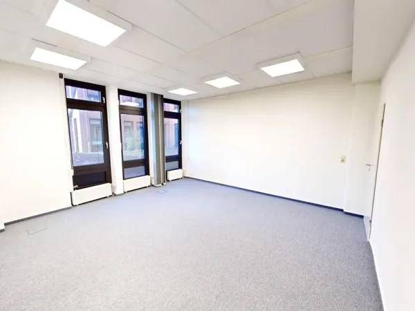 Abschließbares Büro in Hamburg (Uhlenhorst) – Ruhige Bürogemeinschaft in Hamburg-Uhlenhorst — Bild 8