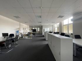 Erdgeschoss Büro und Labor und Lagerfläche